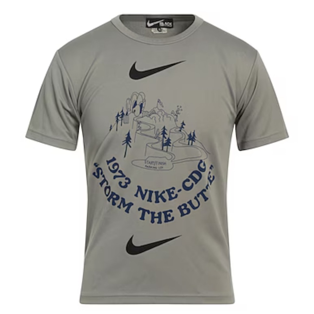 COMME DES GARÇONS BLACK X NIKE
1973 STORM THE BUTTE T-SHIRT